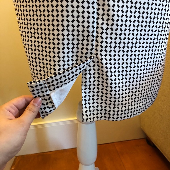 DAHLIA shift. Lined. Worn once. 6 - Picture 4 of 4